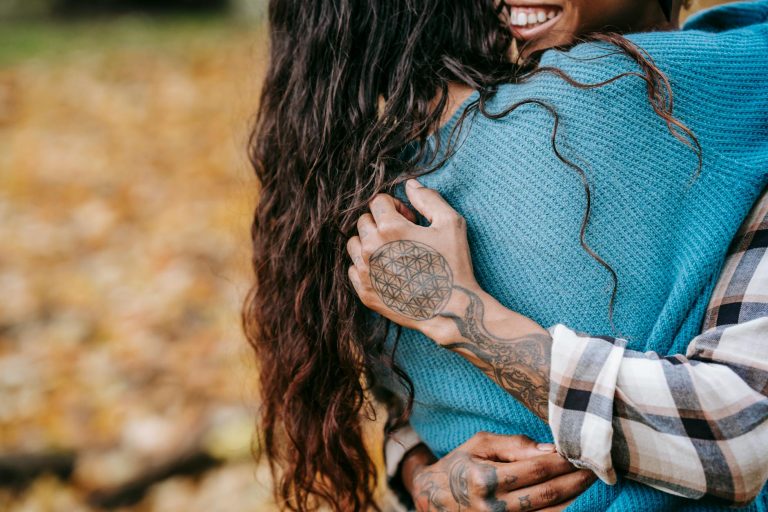 Tatouage amour et fidélité : les motifs les plus beaux et leur signification