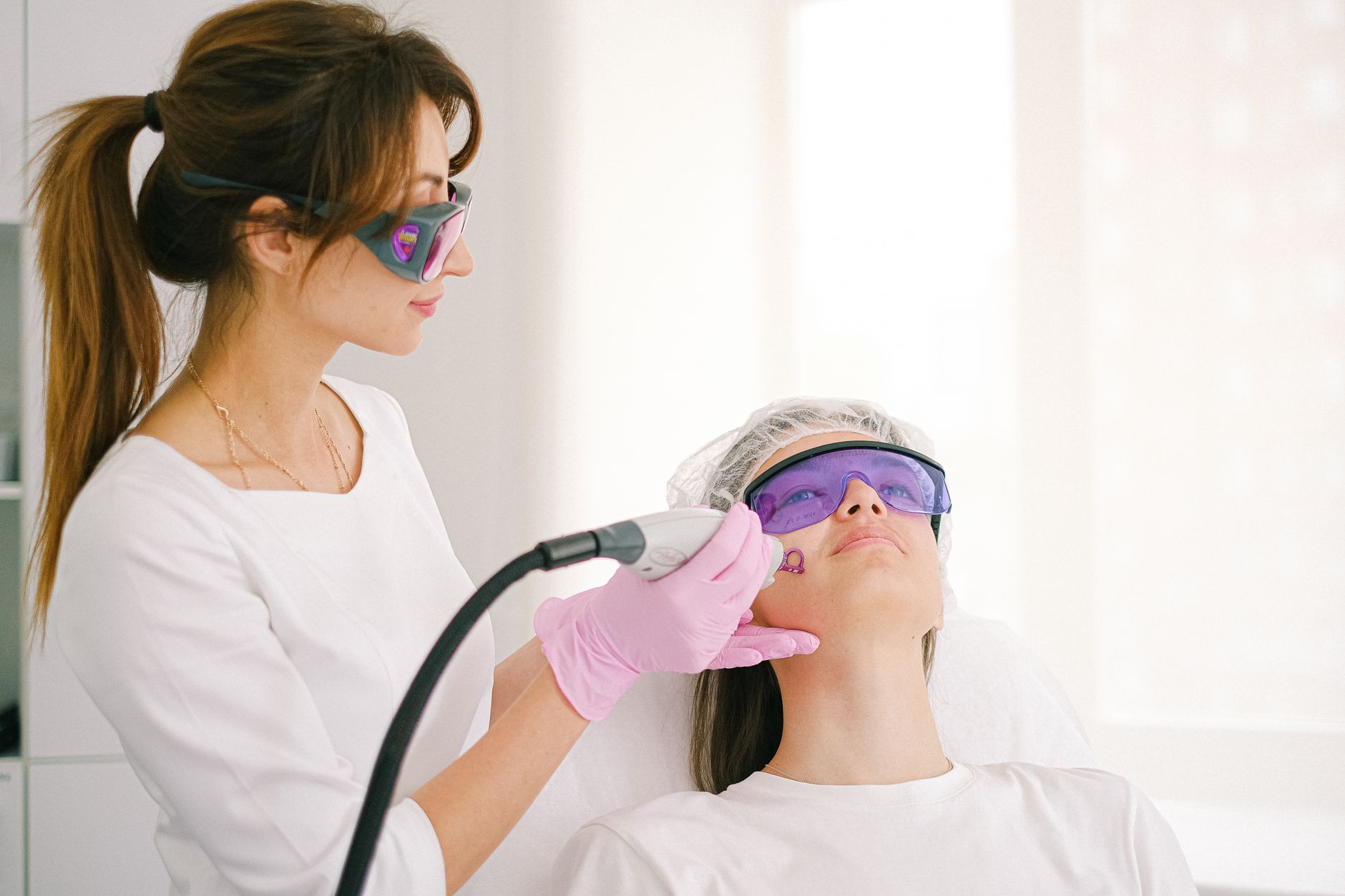 Épilation laser visage avis : prix, douleur et questions avant rendez-vous