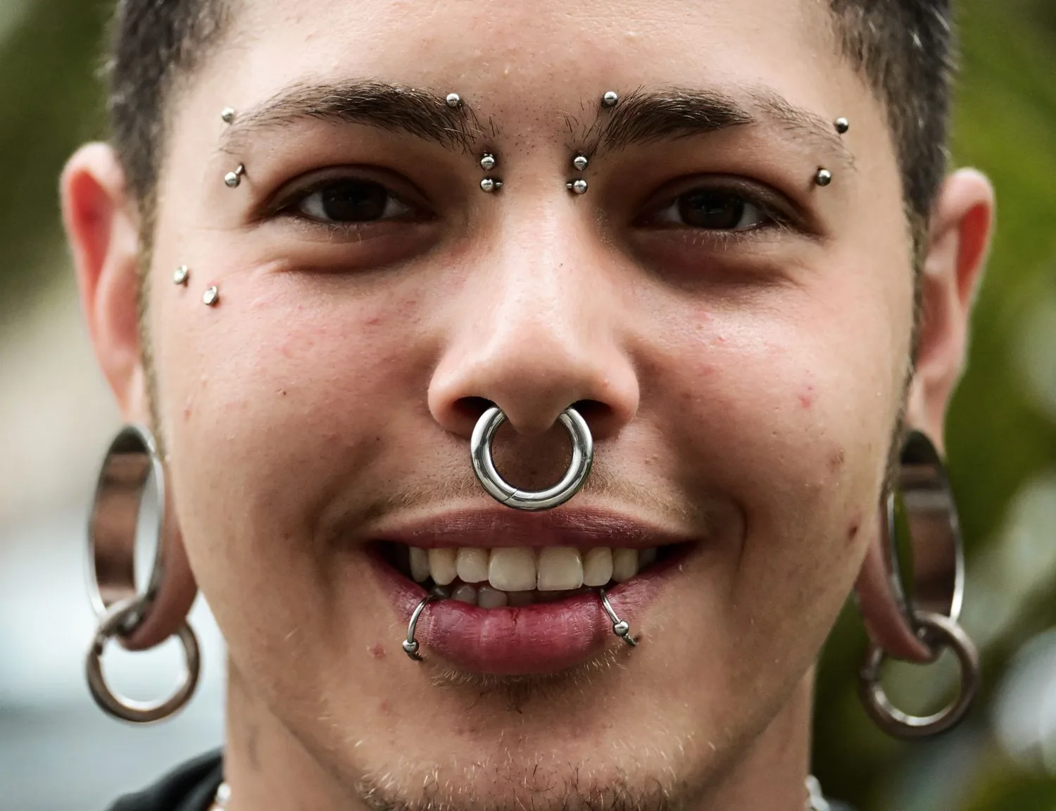 Les différents piercings de langue : types, bijoux et conseils
