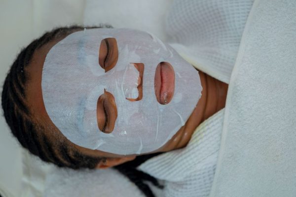 Peeling aux algues : promesses, déroulé et précautions pour la peau