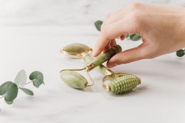 Roll-on jade : comment l’utiliser et ce qu’il peut vraiment apporter à la peau