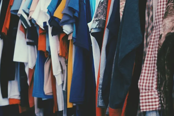 Écharpe en cachemire : l’accessoire élégant qui conjugue douceur et chaleur